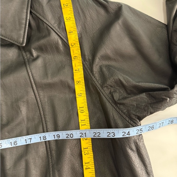 Venezia Vitale Black Leather women’s leather Coat with gold buttons in size 14 - Picture 12 of 12